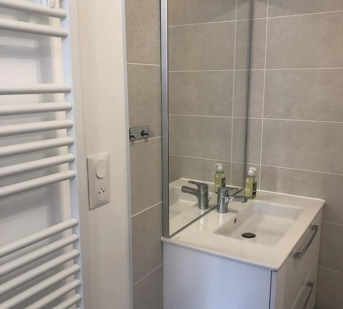 Appartement T2 48 M2 Le Cliper B Proche Du Lac, 1 Chambre Garage Terrasse 0*, Экс-ле-Бен Франция